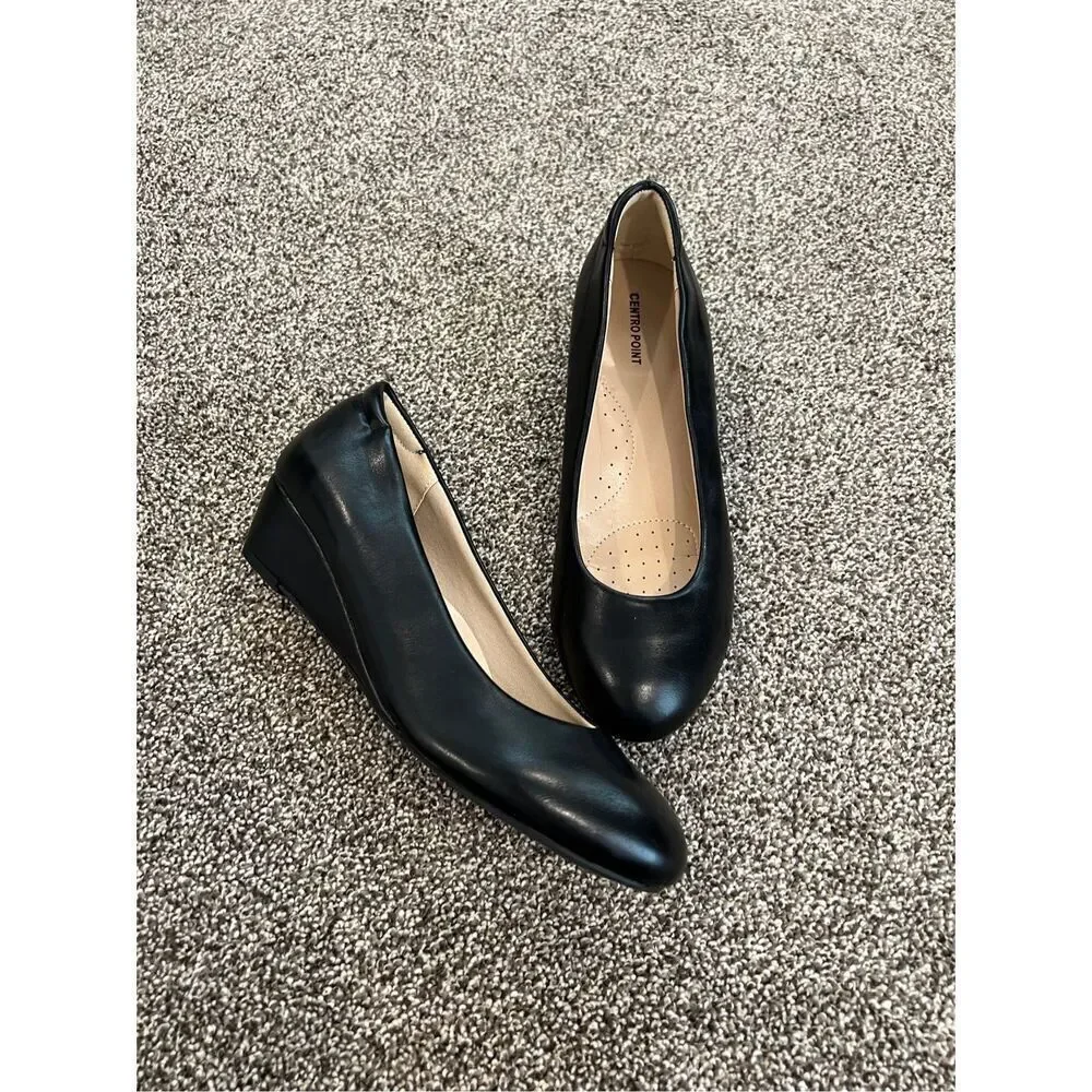 CentroPoint women’s size 9 wedge heel slip ons